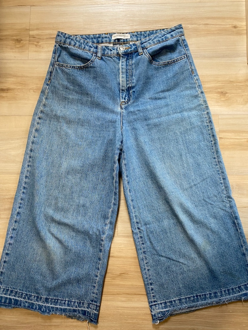 Zara Woman Premium Denim Collection Wide Leg Cropped Jeans Medium Wash